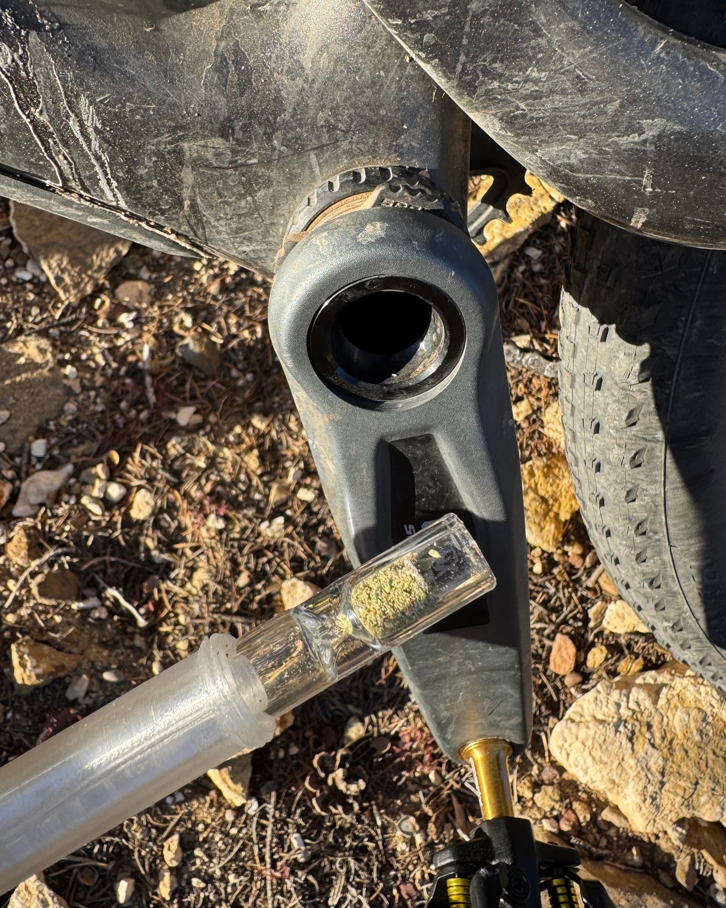 pawt.system düb kit - integrated bicycle pot and lighter storage solution for sram dub spindle